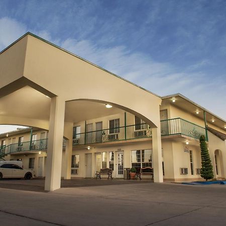 Hotel Trebol Inn Nuevo Casas Grandes ภายนอก รูปภาพ