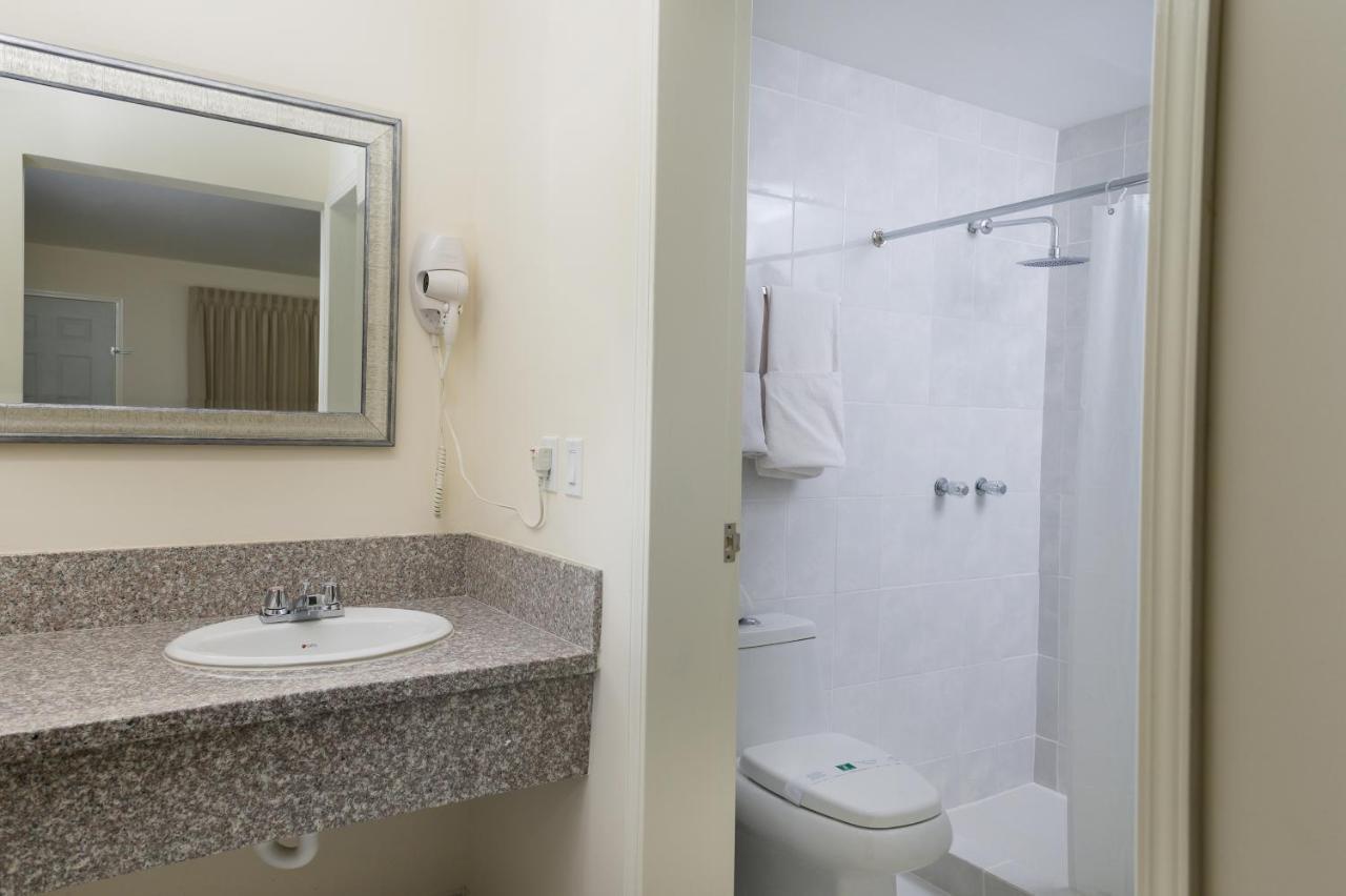 Hotel Trebol Inn Nuevo Casas Grandes ภายนอก รูปภาพ